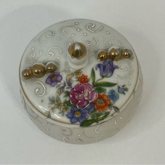 VINTAGE PORCELAIN TRINKET BOX GOLD TRIM
ROSE floral PATTERN decor accent piece - Picture 15 of 15